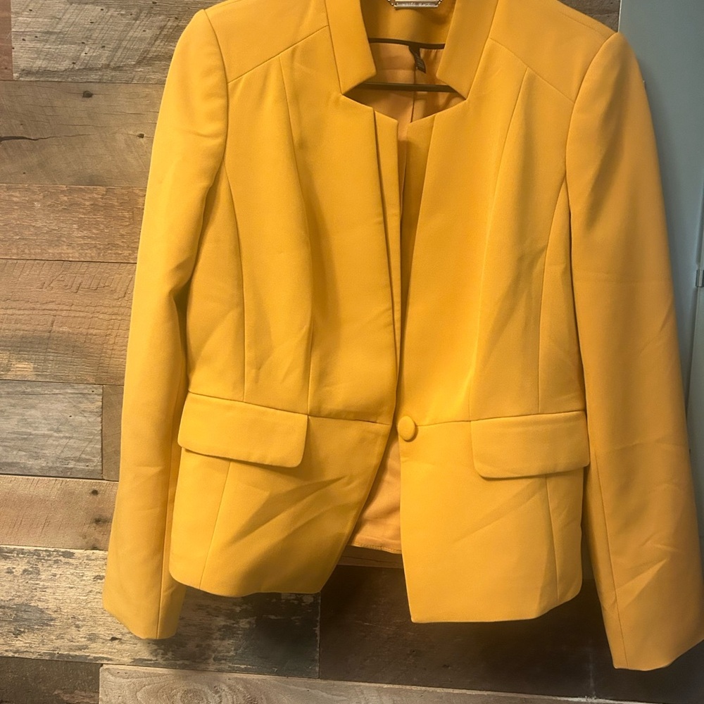 White House black market yellow blazer 6p